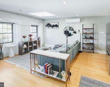 1514 Pine Street - Photo Thumbnail 3