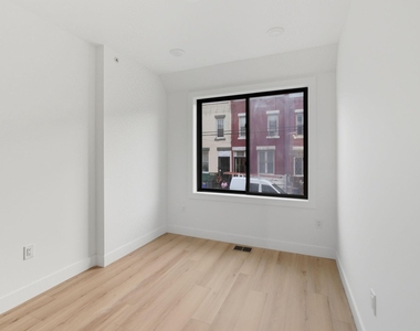 2713 W Montgomery Avenue - Photo Thumbnail 8