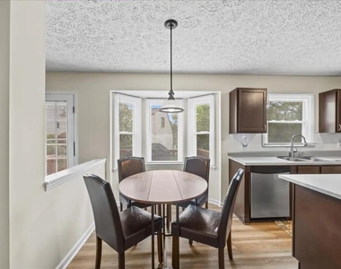 6 Wavecrest Court - Photo Thumbnail 15