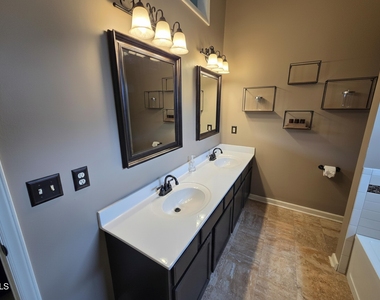 6 Wavecrest Court - Photo Thumbnail 17