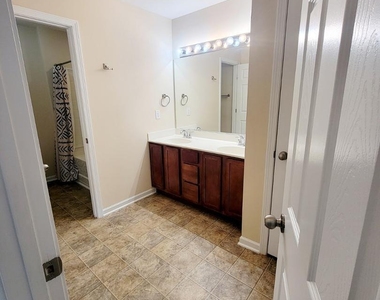 1120 Renewal Place - Photo Thumbnail 39