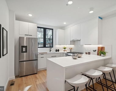 1623 Christian Street - Photo Thumbnail 2