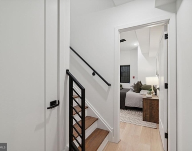 1623 Christian Street - Photo Thumbnail 11