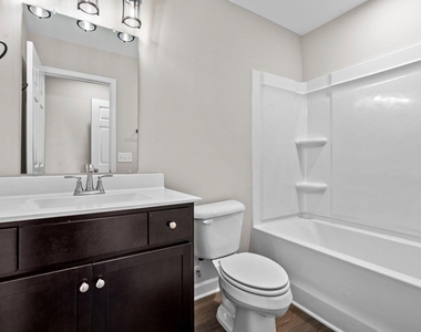 122 Laura Lane - Photo Thumbnail 9