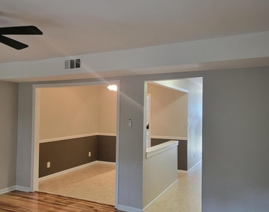 6303 New Market Way - Photo Thumbnail 8