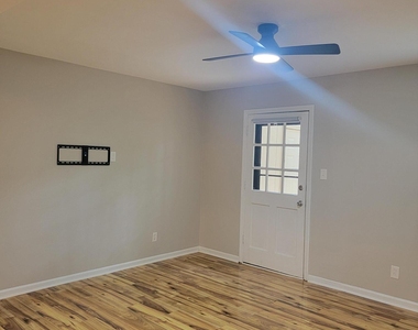 6303 New Market Way - Photo Thumbnail 10