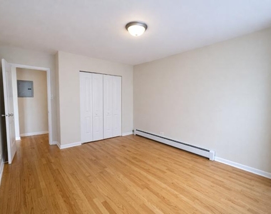 4180 N Marine Dr - Photo Thumbnail 3
