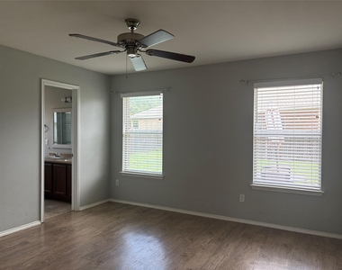 1034 W South St - Photo Thumbnail 10