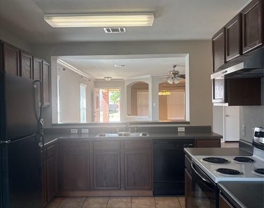 1034 W South St - Photo Thumbnail 12