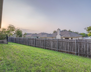 120 Shiloh Cv - Photo Thumbnail 10