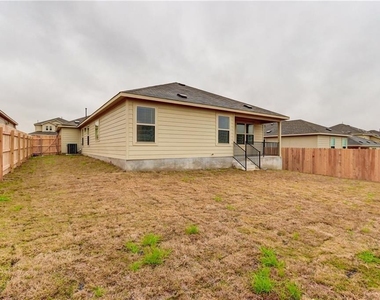 5817 Bellissima Way - Photo Thumbnail 12