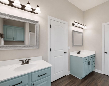 714 Newport Dr - Photo Thumbnail 14