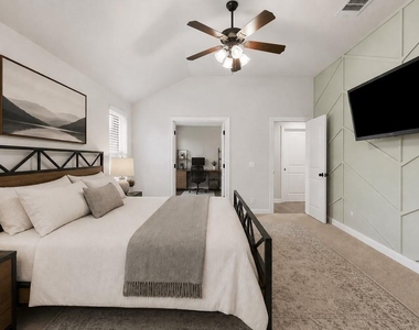 714 Newport Dr - Photo Thumbnail 12