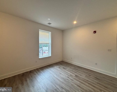 328 Mill Street - Photo Thumbnail 6