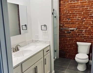 1209 Penn Ave - Photo Thumbnail 8