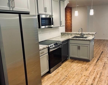 1209 Penn Ave - Photo Thumbnail 3