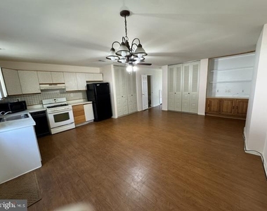 211 Gambocz Court - Photo Thumbnail 2