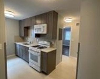 140 Moffatt Avenue - Photo Thumbnail 4