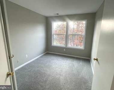 205 Salem Court - Photo Thumbnail 15