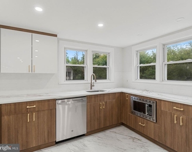 308 Delsea Drive - Photo Thumbnail 6