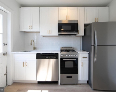 9 E Holly Avenue - Photo Thumbnail 4