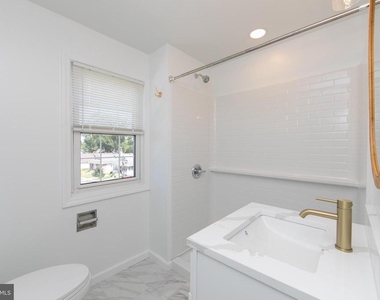 9 E Holly Avenue - Photo Thumbnail 12