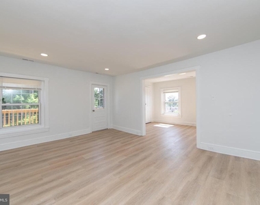 9 E Holly Avenue - Photo Thumbnail 6
