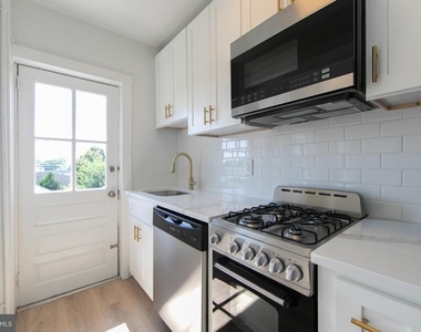 9 E Holly Avenue - Photo Thumbnail 5