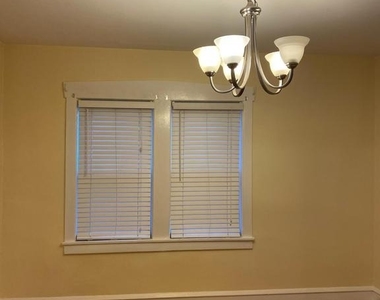 122 E Wayne Terrace - Photo Thumbnail 9