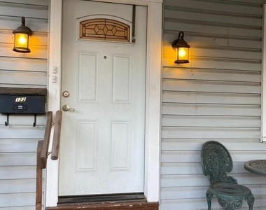 122 E Wayne Terrace - Photo Thumbnail 2