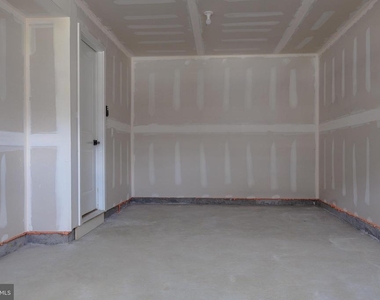 6 Foxwood Dr - Photo Thumbnail 6