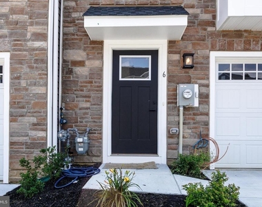 6 Foxwood Dr - Photo Thumbnail 3