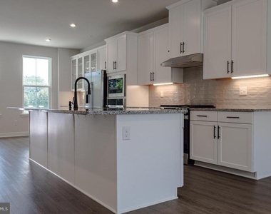 6 Foxwood Dr - Photo Thumbnail 10