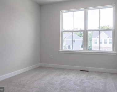 6 Foxwood Dr - Photo Thumbnail 19
