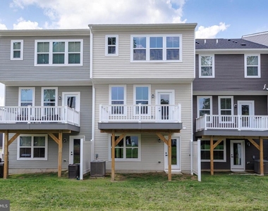 6 Foxwood Dr - Photo Thumbnail 9