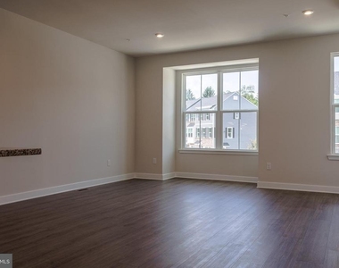 6 Foxwood Dr - Photo Thumbnail 14