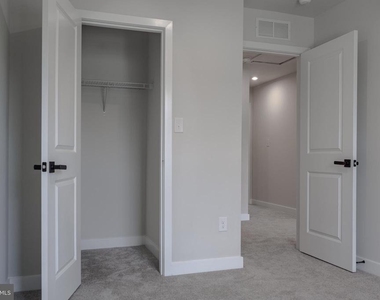 6 Foxwood Dr - Photo Thumbnail 18
