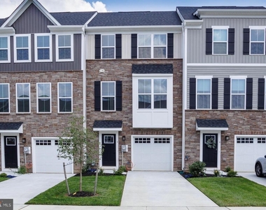 6 Foxwood Dr - Photo Thumbnail 2