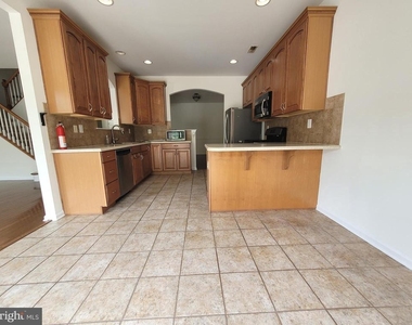 35 Tudor Court - Photo Thumbnail 10