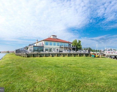 9 Queen Victoria Way - Photo Thumbnail 25