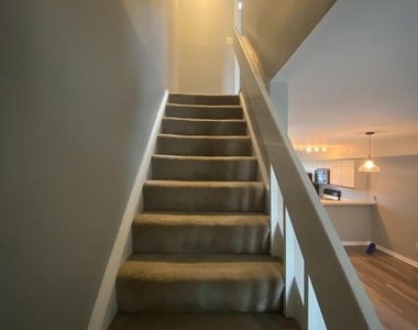 9 Queen Victoria Way - Photo Thumbnail 11