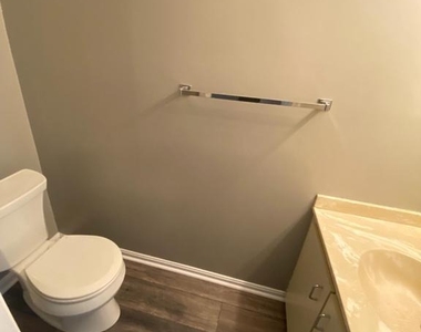9 Queen Victoria Way - Photo Thumbnail 9