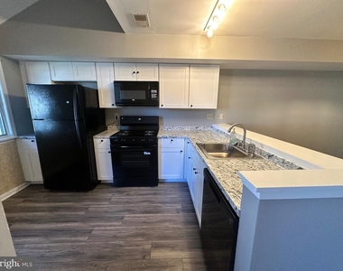 9 Queen Victoria Way - Photo Thumbnail 33