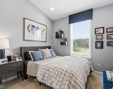 10313 Vista Meadow Way - Photo Thumbnail 18