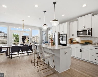 10313 Vista Meadow Way - Photo Thumbnail 6
