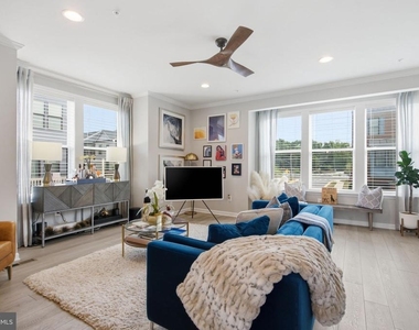 10313 Vista Meadow Way - Photo Thumbnail 5