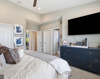 10313 Vista Meadow Way - Photo Thumbnail 14