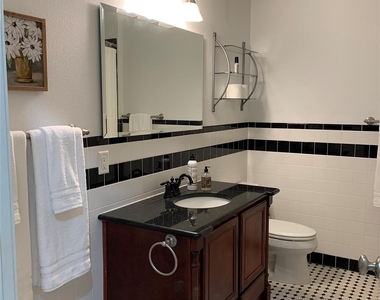 608 E 13th St - Photo Thumbnail 9
