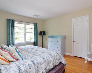 5944 Searl Terrace - Photo Thumbnail 40