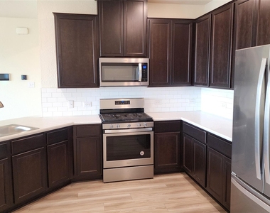 6229 Mantalcino Dr - Photo Thumbnail 3
